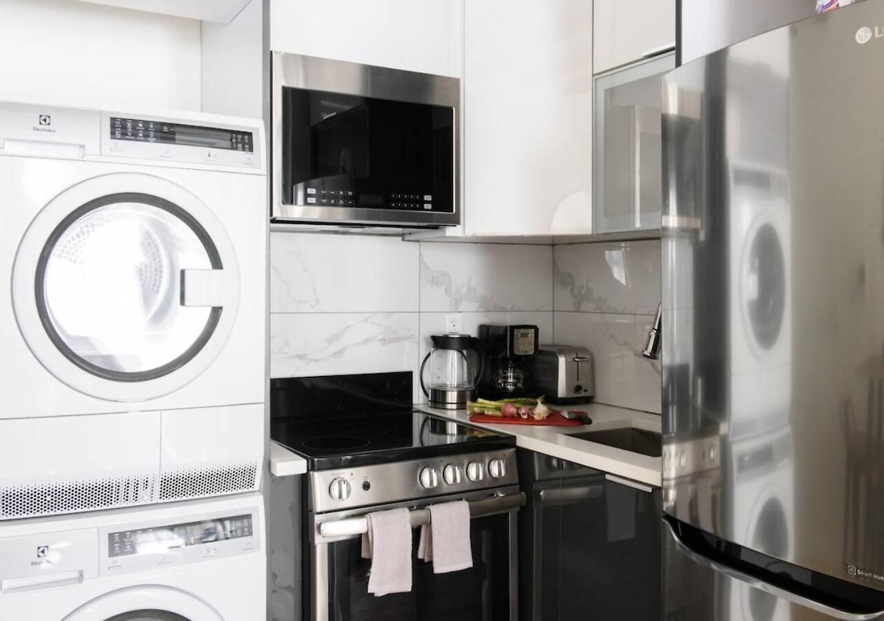 Apartment 241 East New York