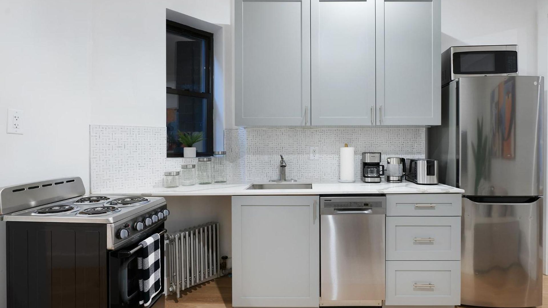 Apartment 1290 Ues *