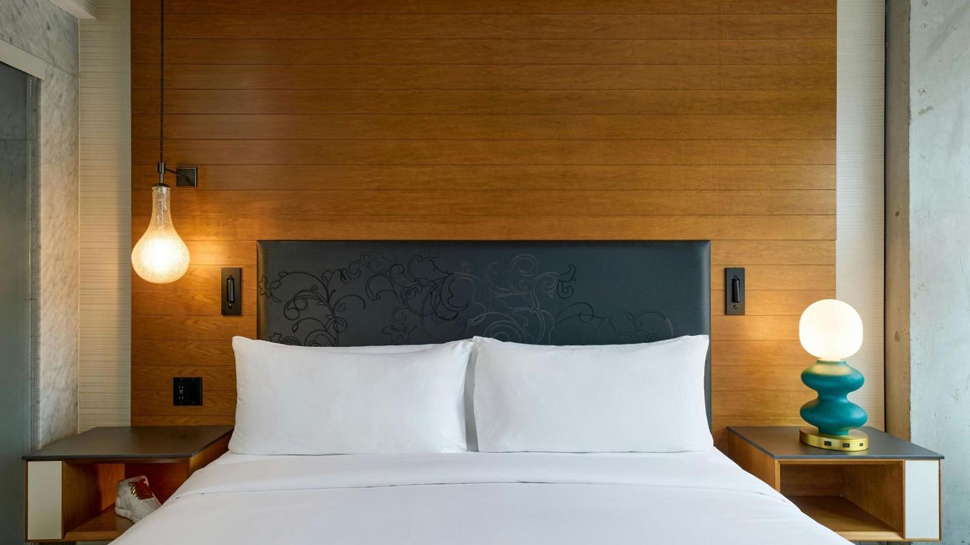 Renaissance Midtown Hotel 4*