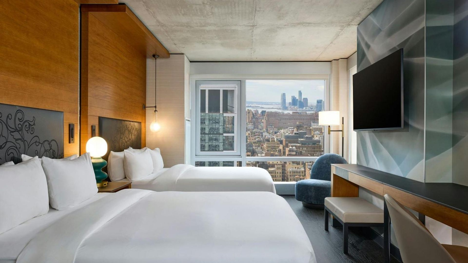 Renaissance Midtown 4*