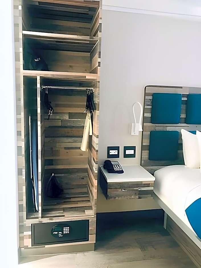 Le Bleu Hotel 3*