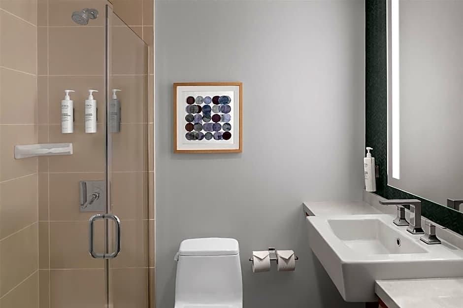 Hilton Garden Manhattan Midtown East - Newly Renovated