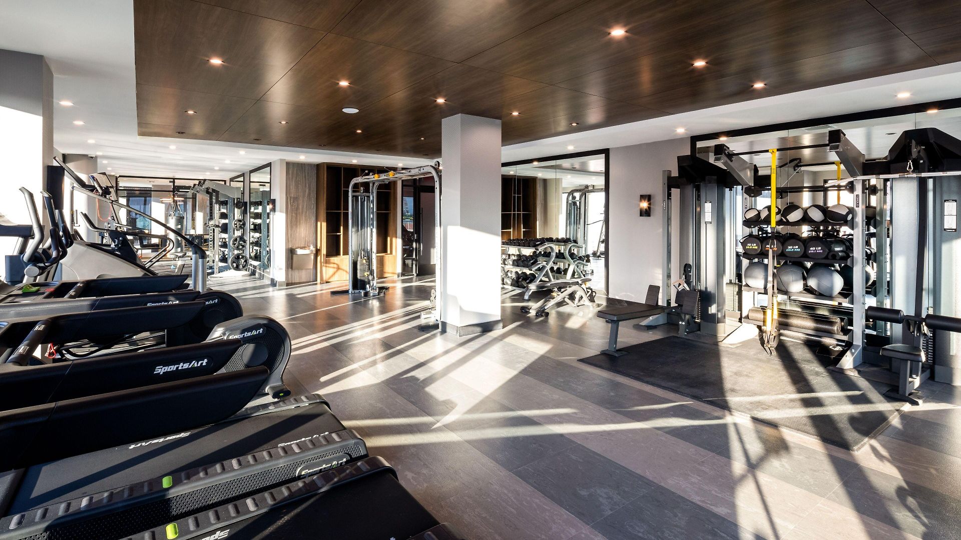 Hotel Global Luxury At The Arches 4*