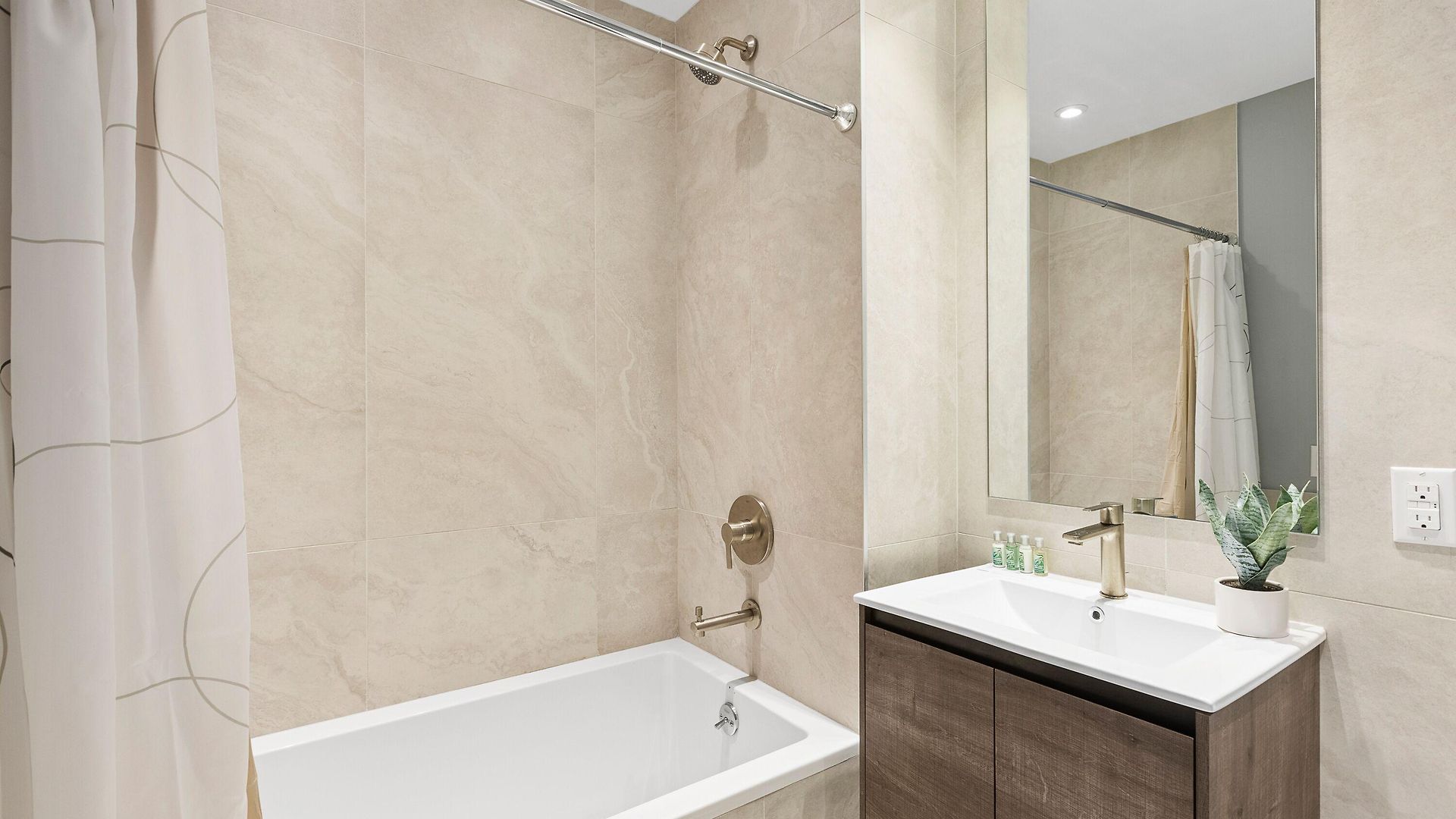 Global Luxury At The Arches Hotel 4*