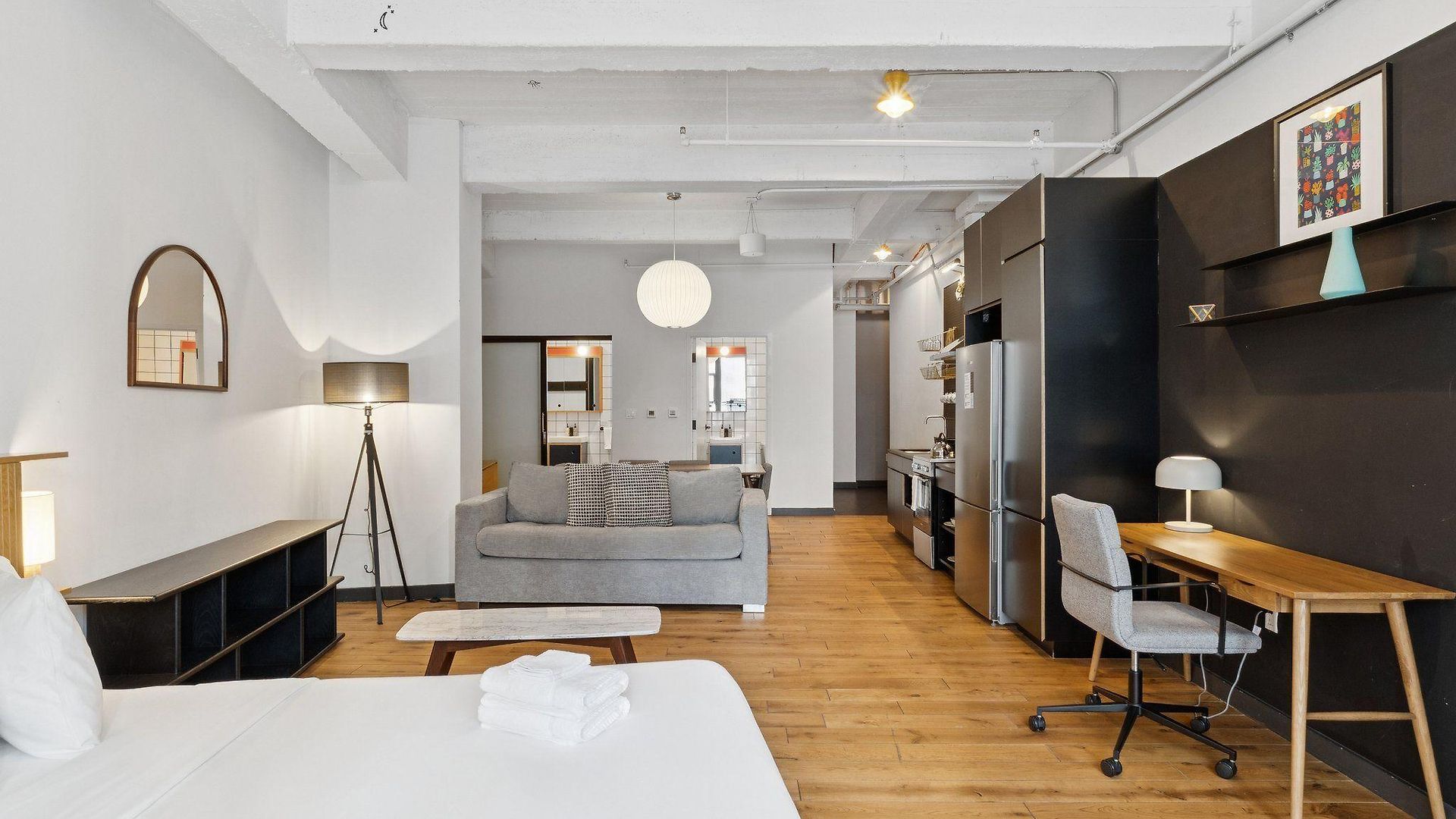 Placemakr Street Aparthotel 4*