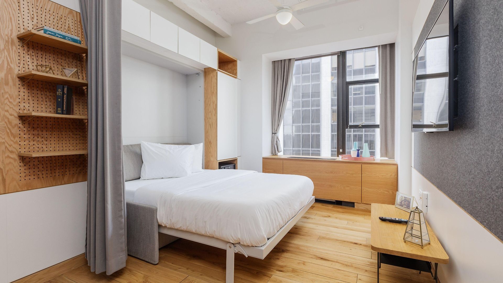 Placemakr Street Aparthotel
