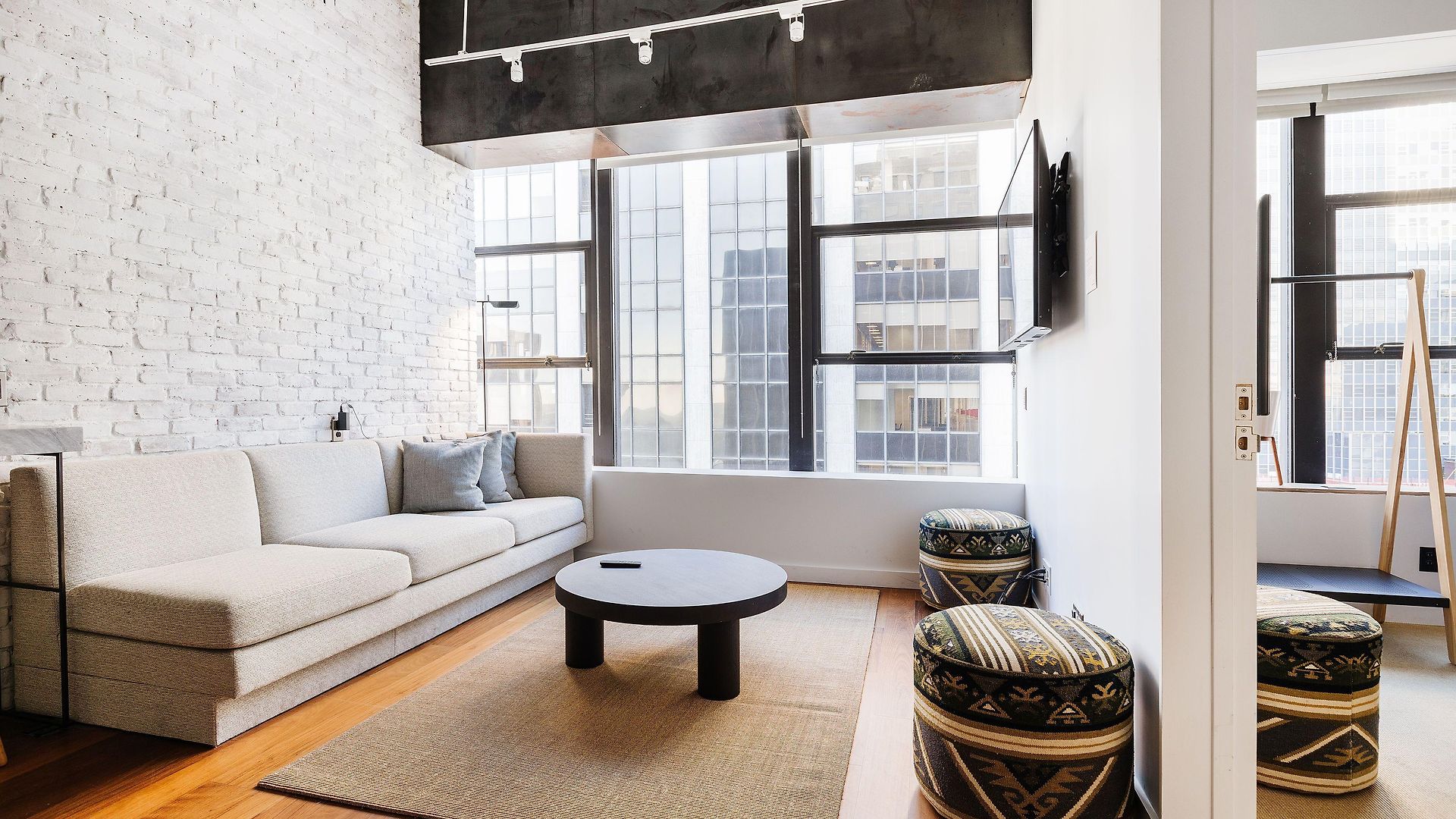 Placemakr Street Aparthotel 4*