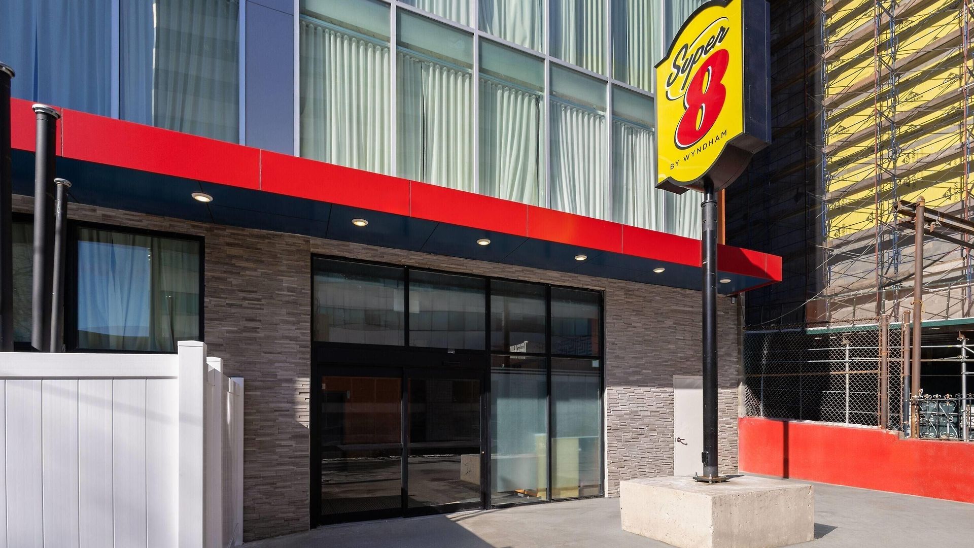 Super 8 By Wyndham Bronx Near Stadium Hotel