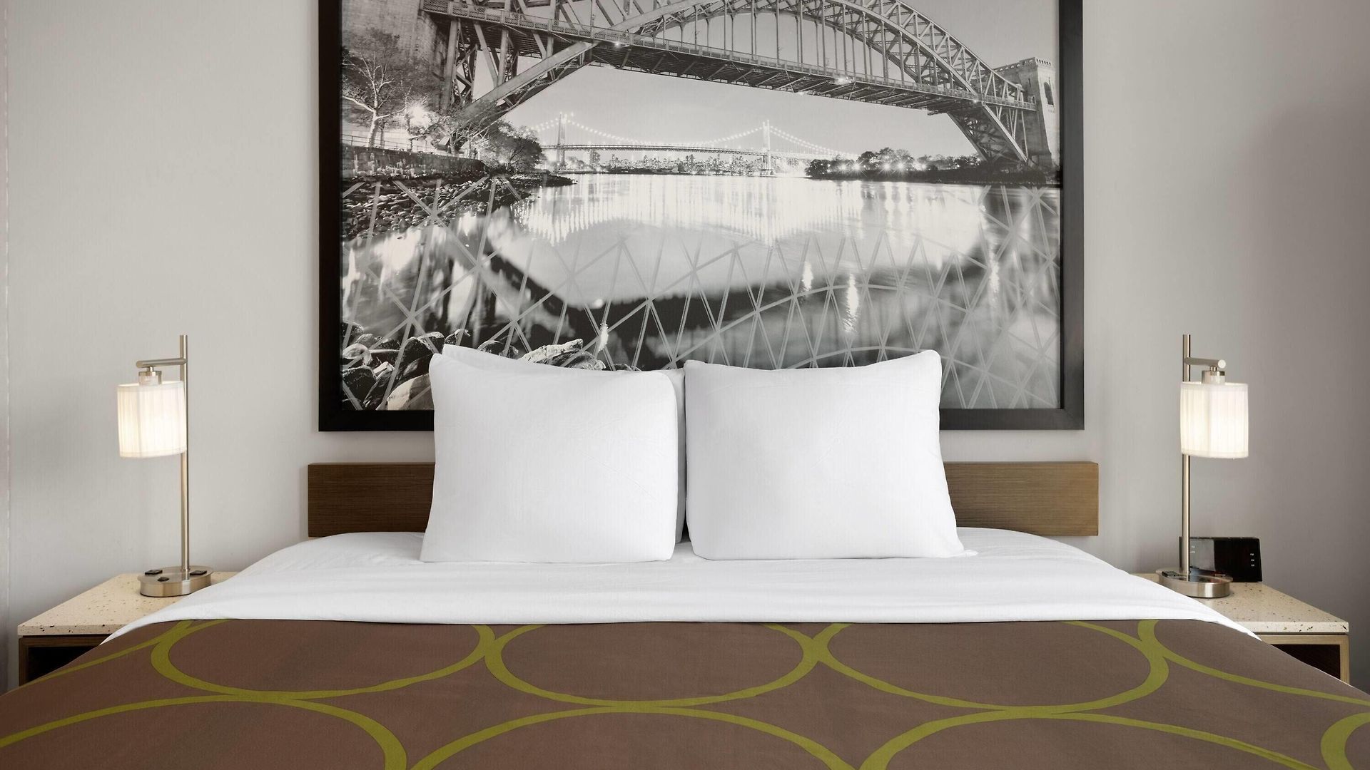 Super 8 By Wyndham Bronx Near Stadium Hotel 2*