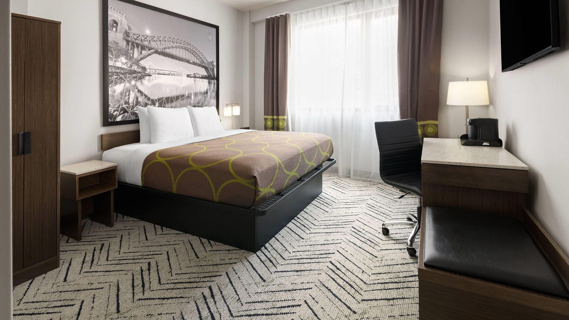 Super 8 By Wyndham Bronx Near Stadium Hotel