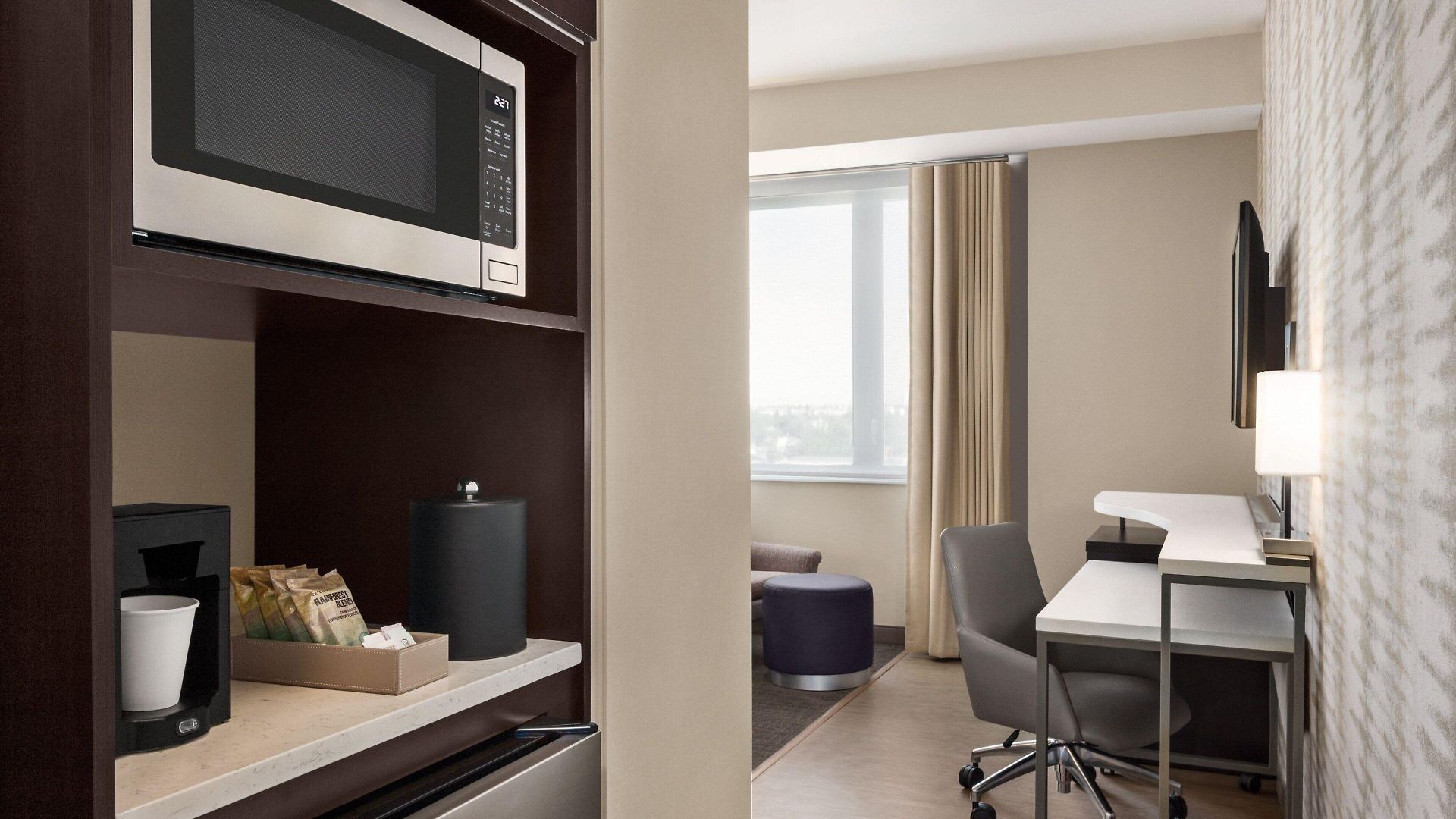By Marriott Jfk Airport 3*