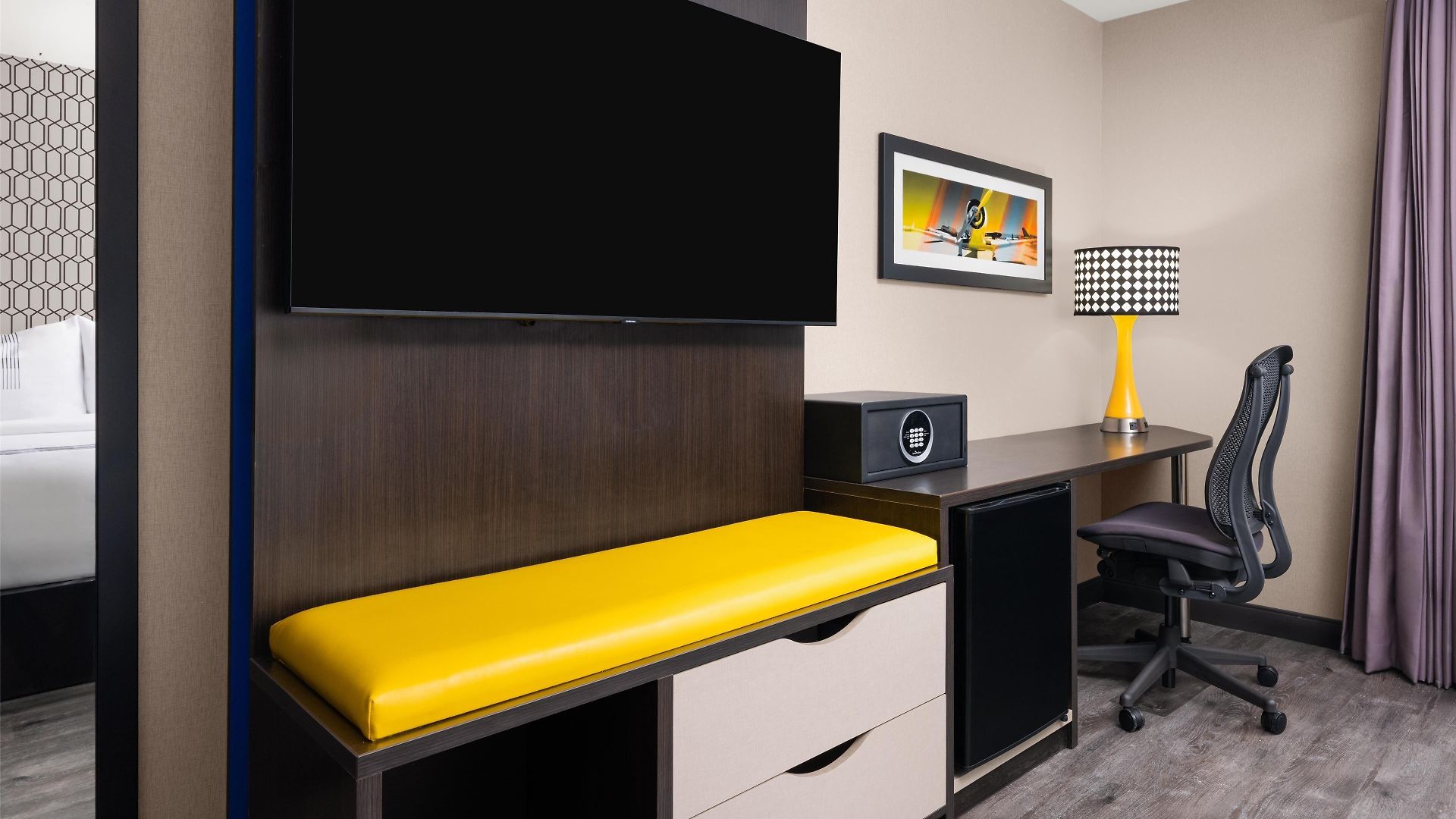 Hotel Glo Western Bronx Nyc New York