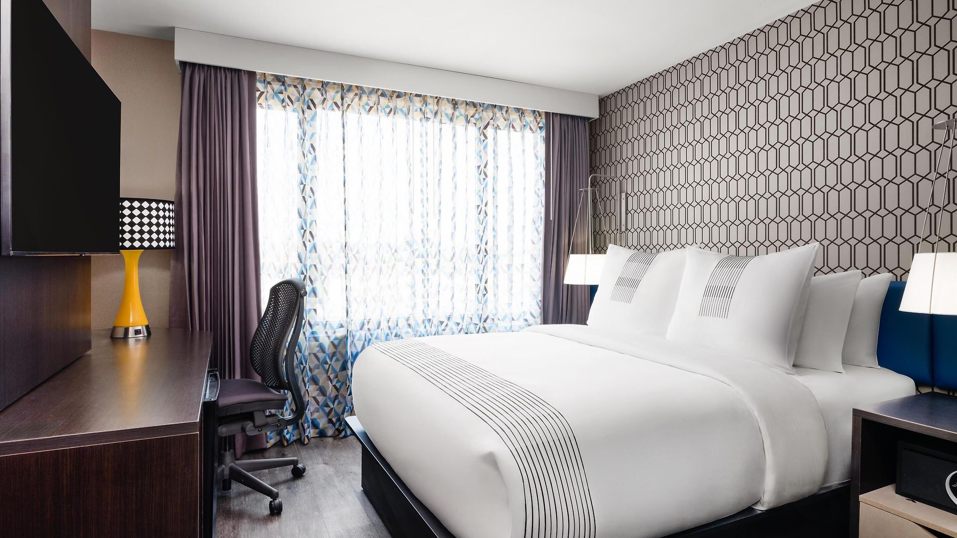 Glo Western Bronx Nyc Hotel