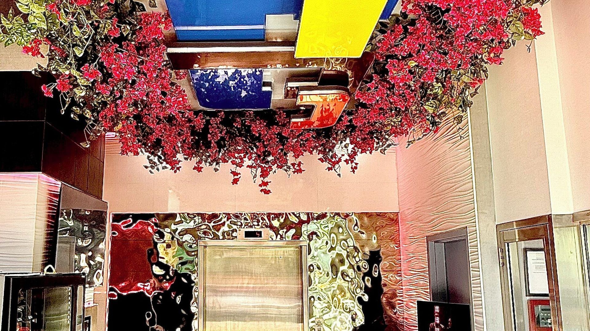 Hotel Umbrella Bronx *