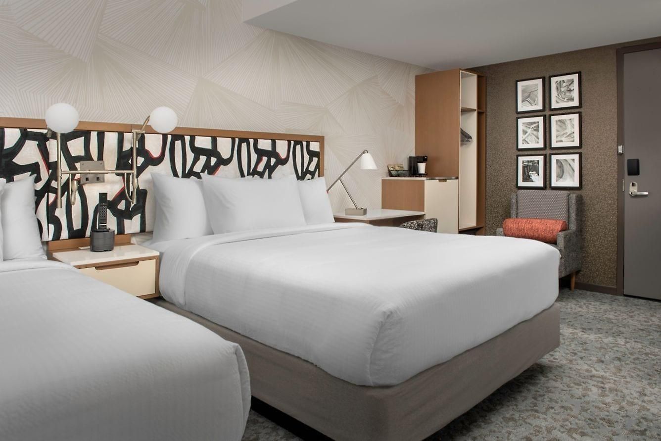 Hotel Springhill By Marriott Queens 3*