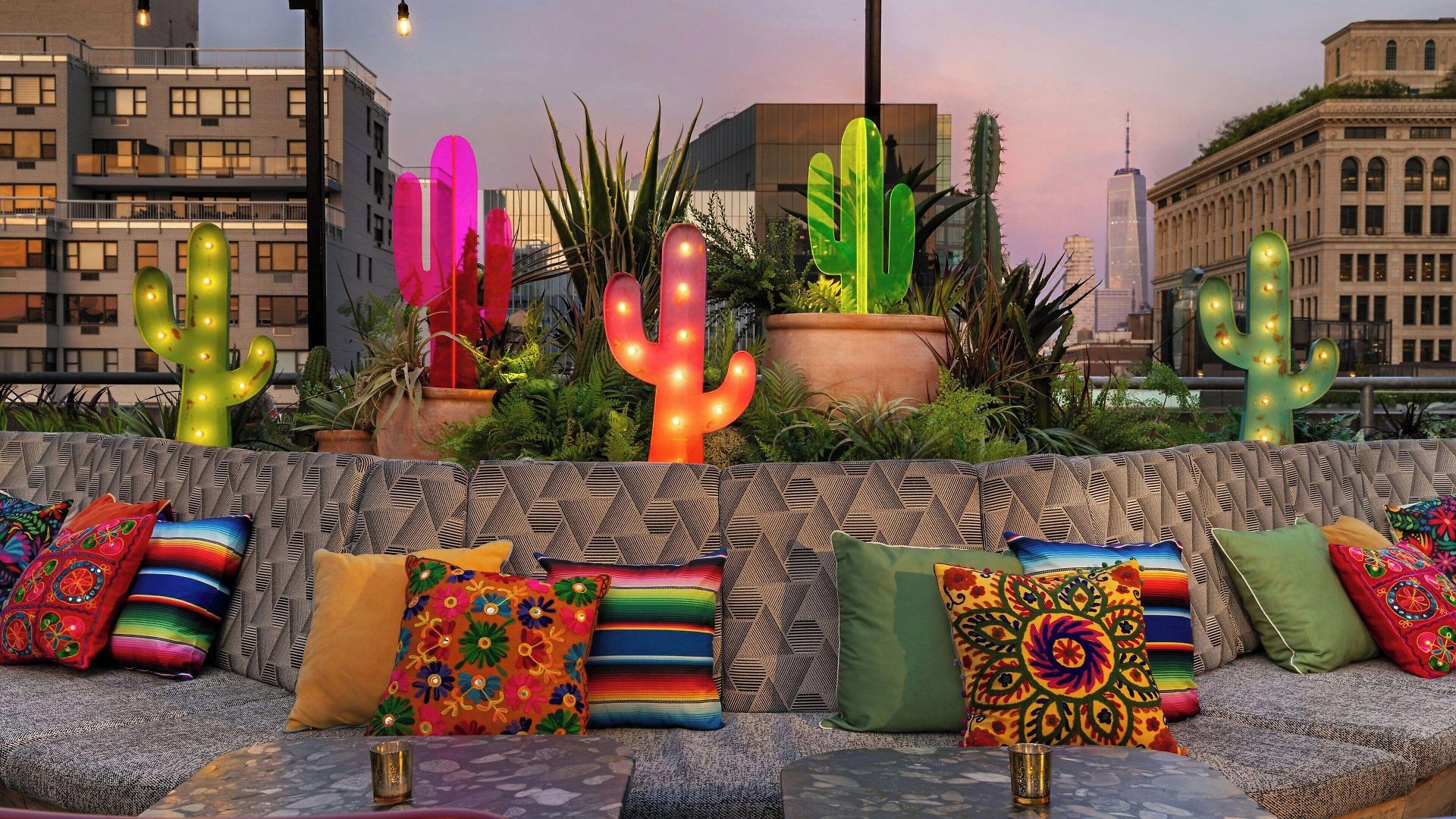 Moxy Nyc East Village Hotel New York