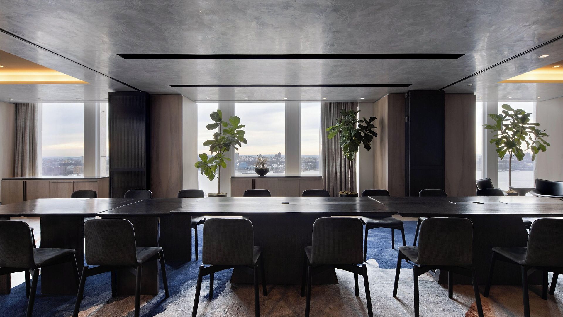 Equinox Hotel 5*