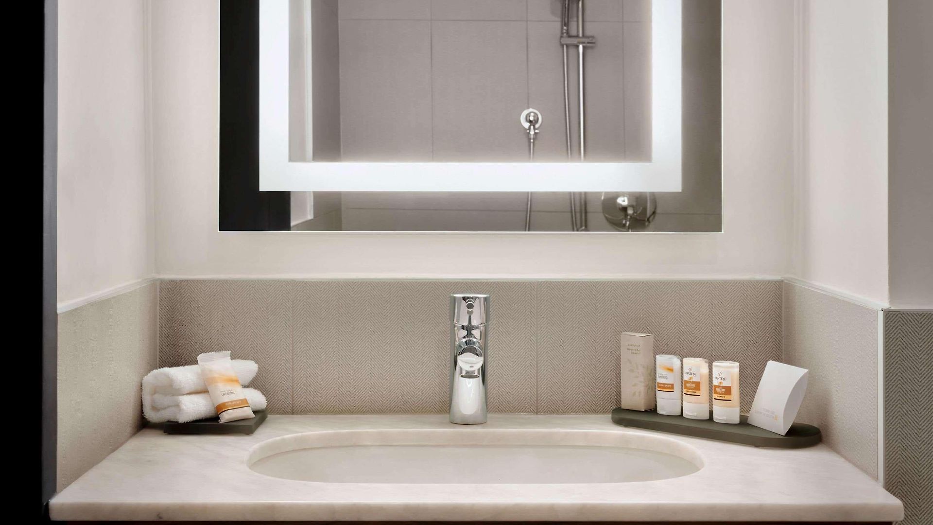 La Quinta By Wyndham Time Square South New York