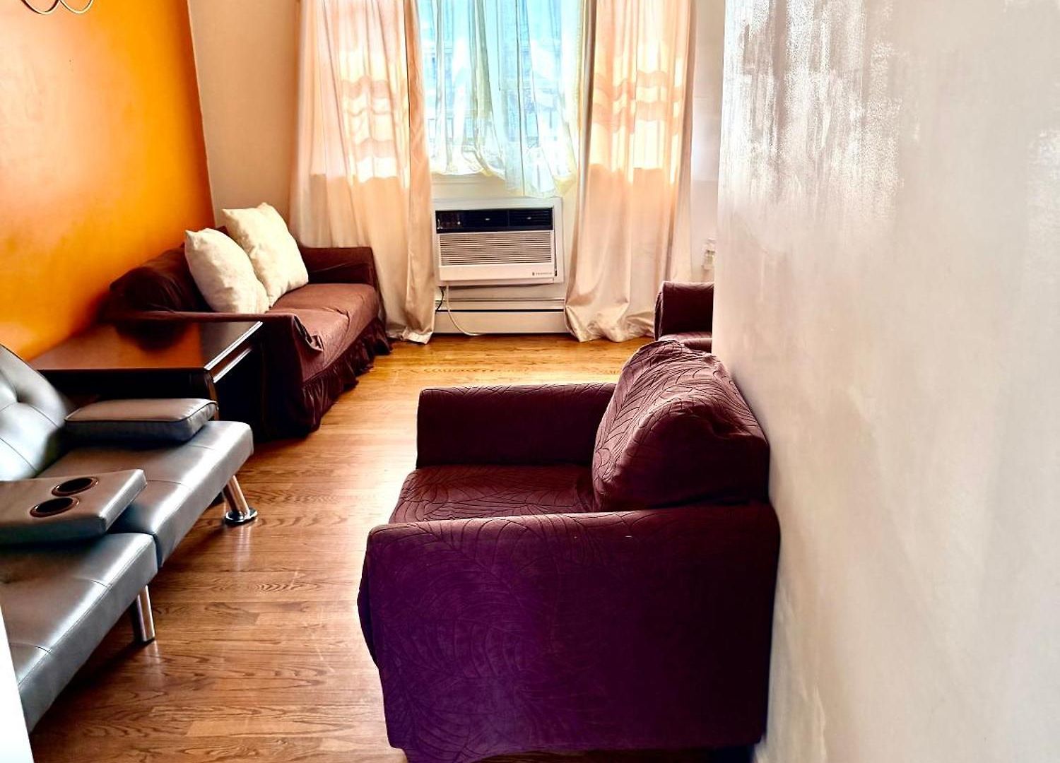 Large 3-bedrooms/2-bath Apt, One Block To Train * New York