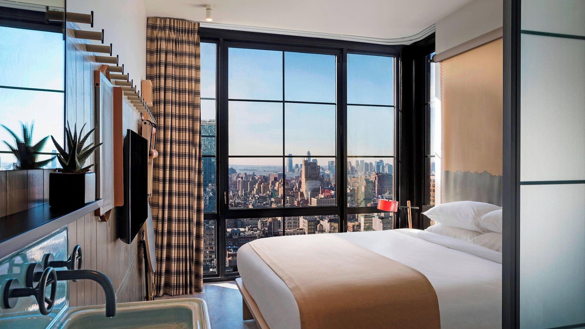 Moxy Nyc Chelsea Hotel