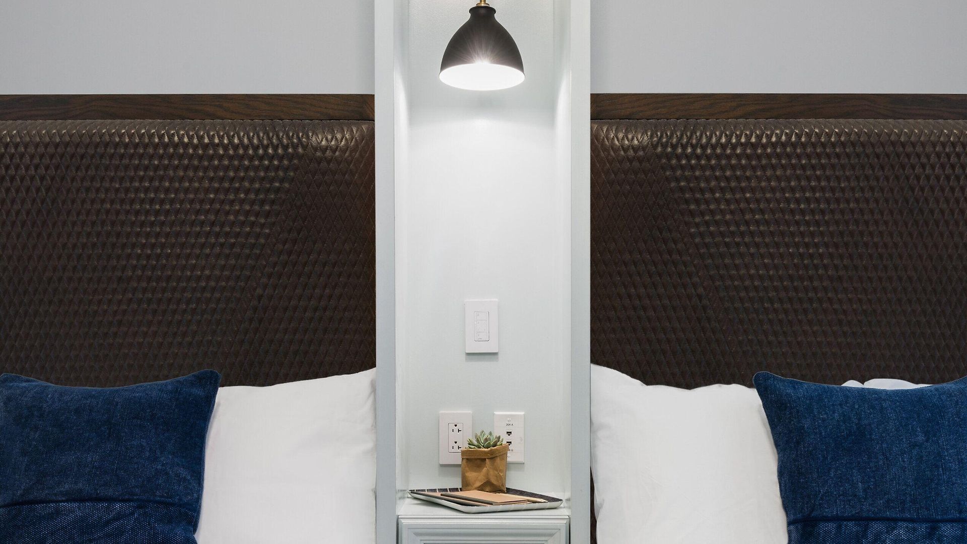 Merrion Row And Public House Hotel 4*