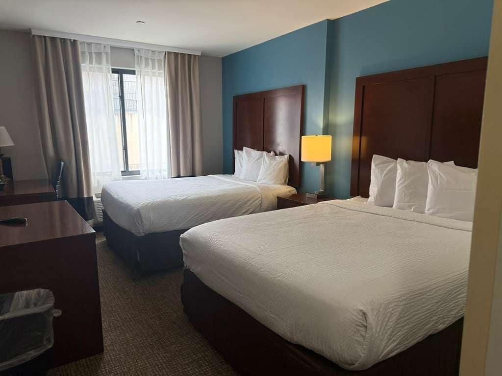 Days By Wyndham Brooklyn Marine Park Hotel