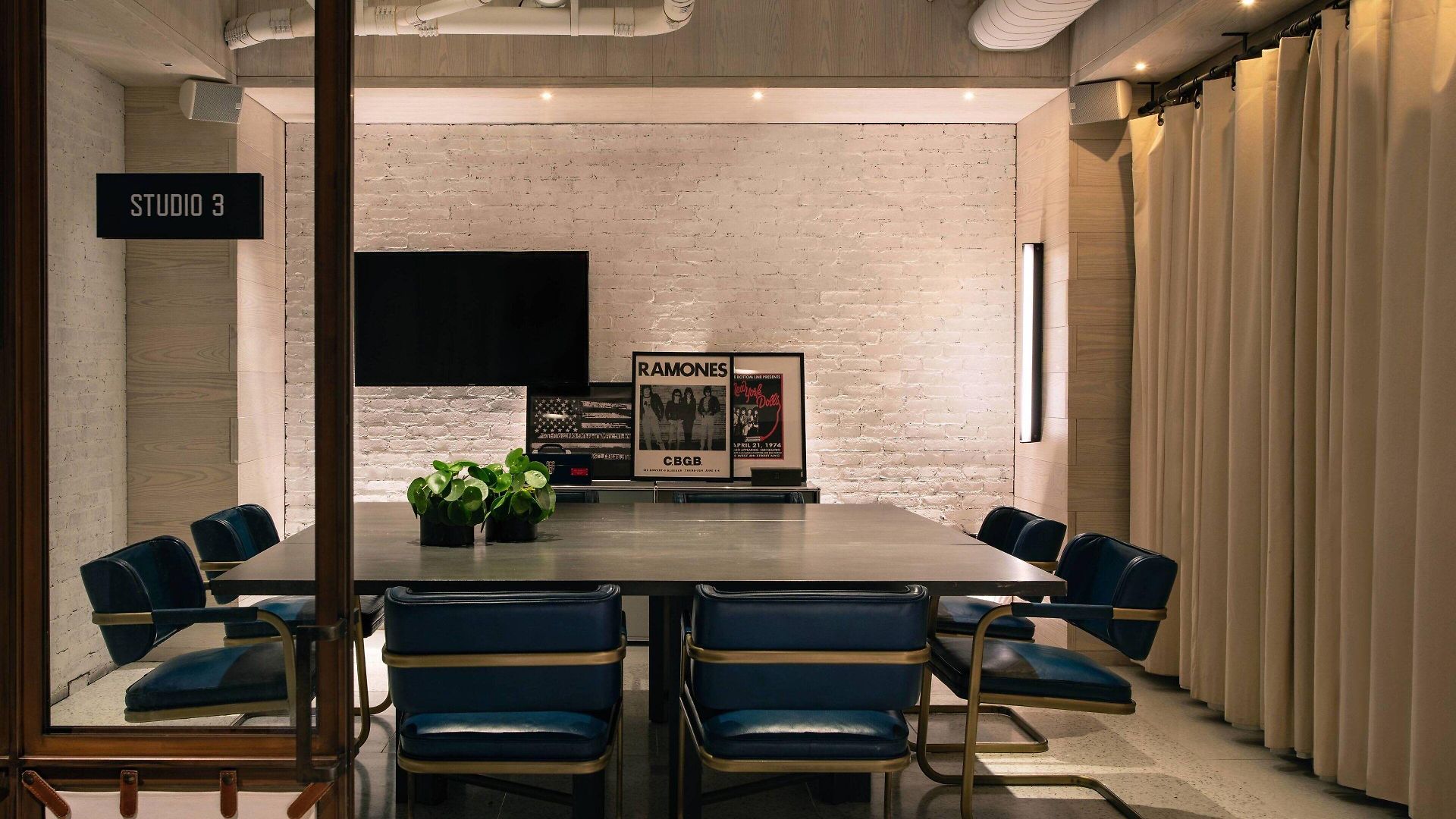 Hotel Moxy Nyc Times Square New York