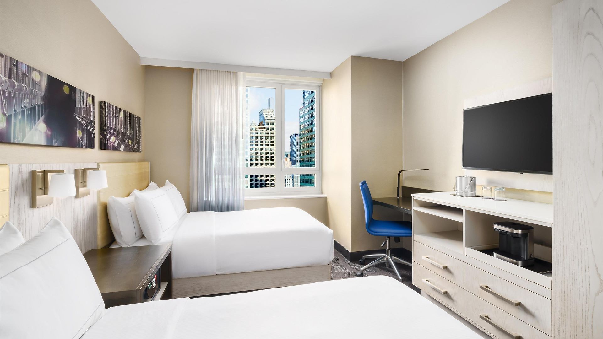 Doubletree By Hilton New York Times Square West 4*