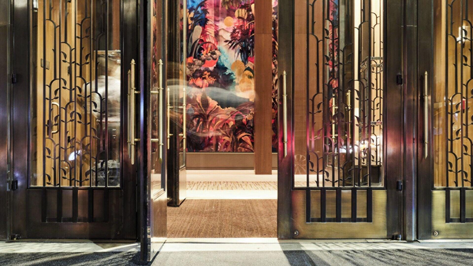 Four Seasons Downtown Hotel 5*
