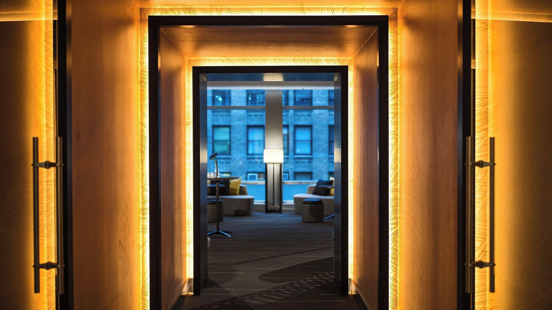 Renaissance Midtown 4*