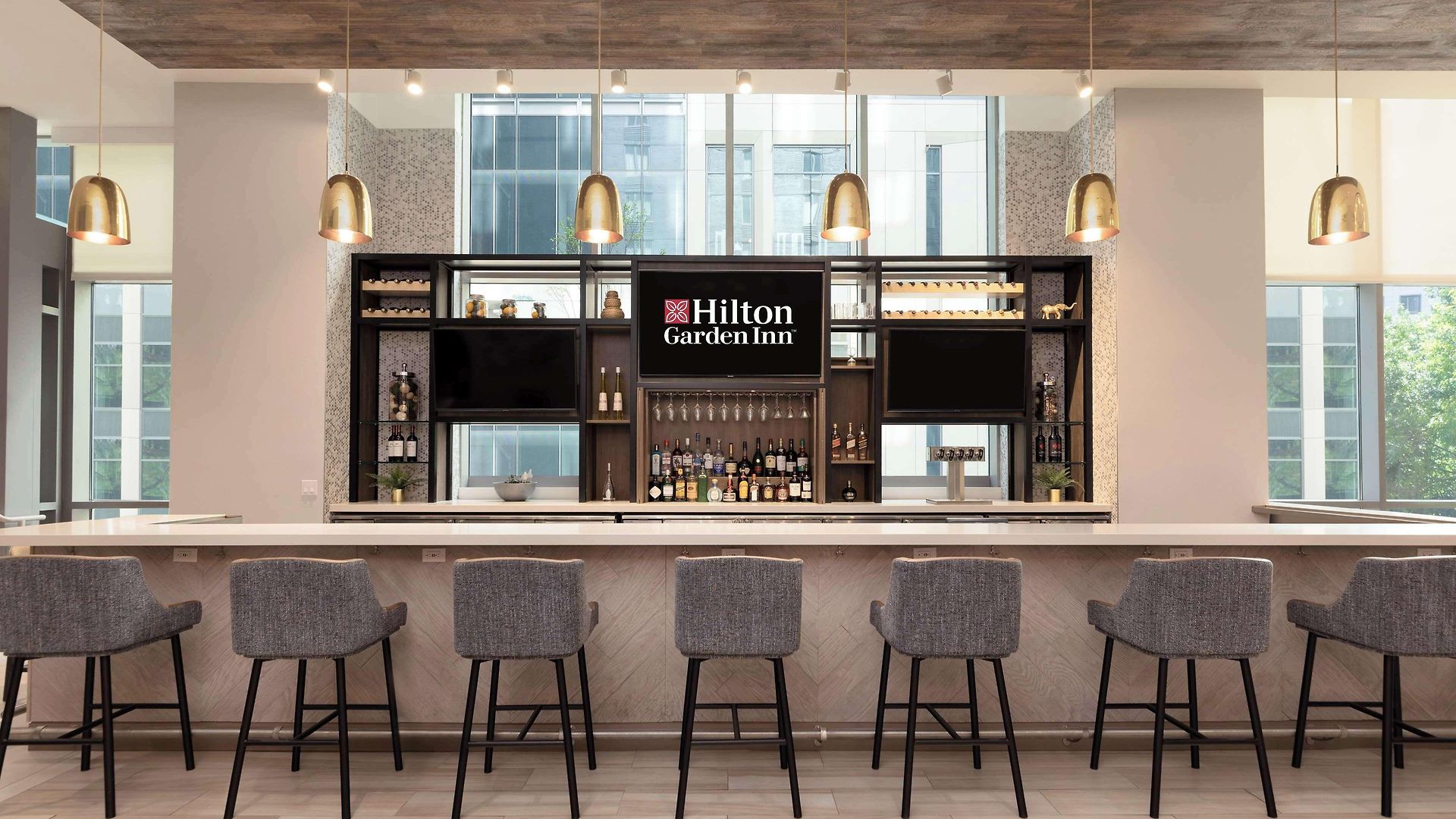 Hilton Garden Long Island 3*