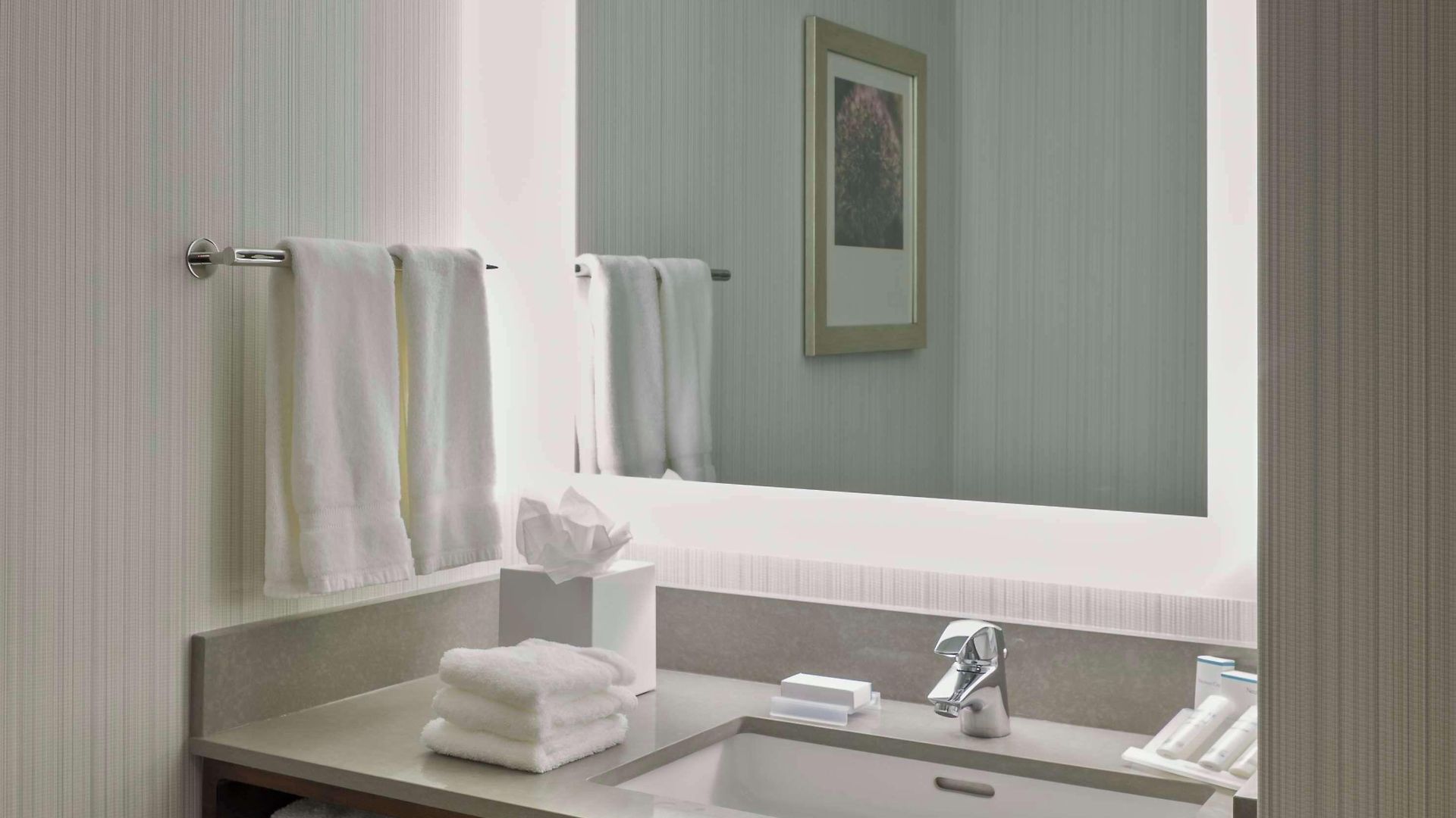 Hilton Garden Long Island Hotel