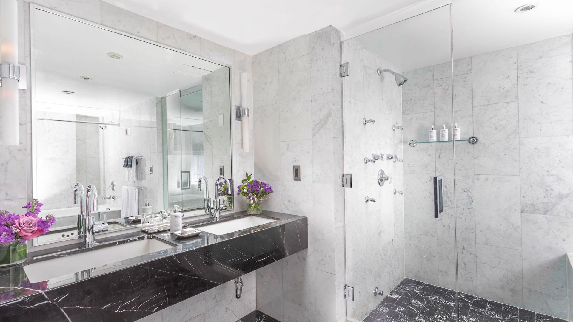6 Columbus Park 4*