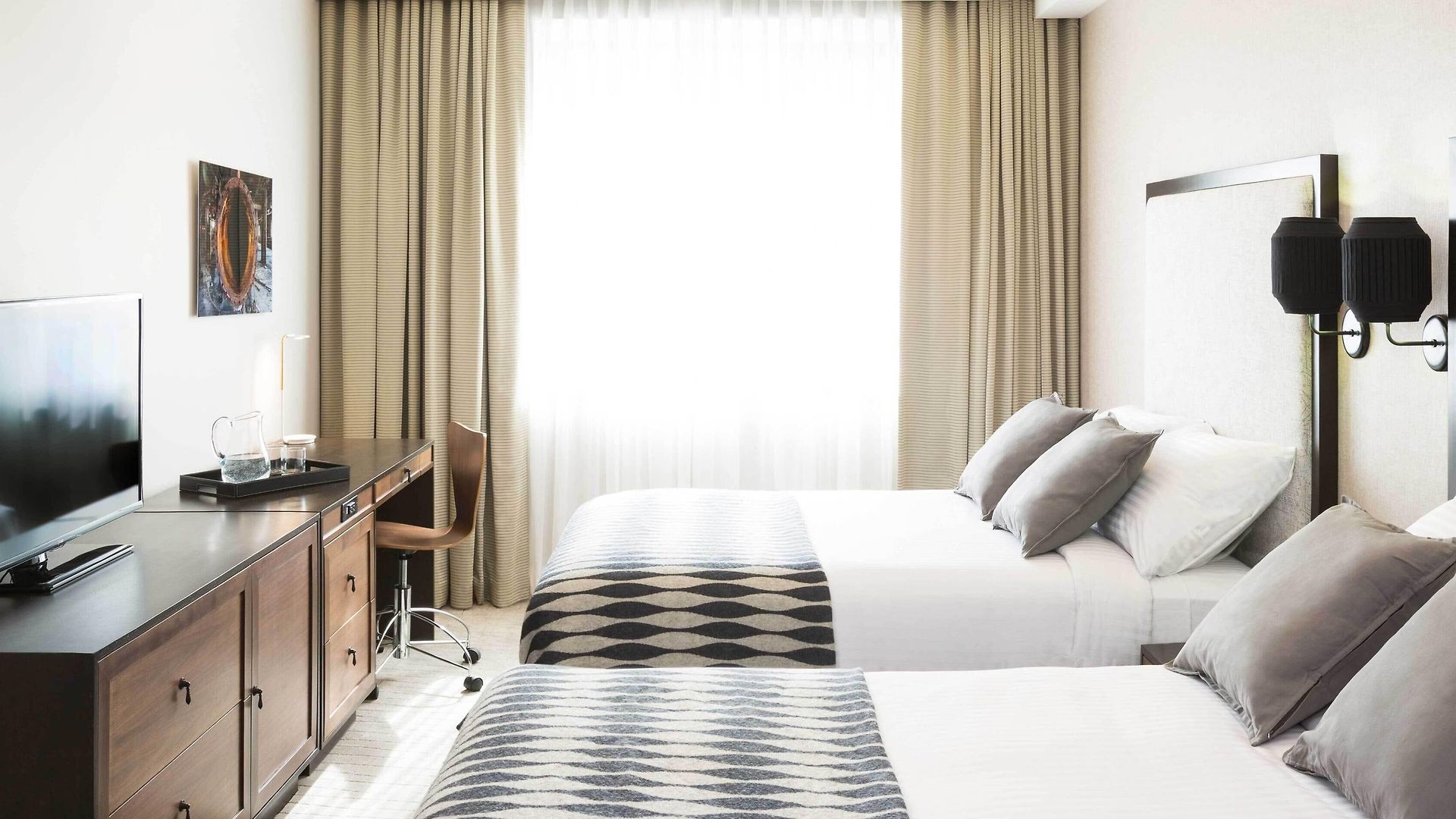 Leon Les Hotel
