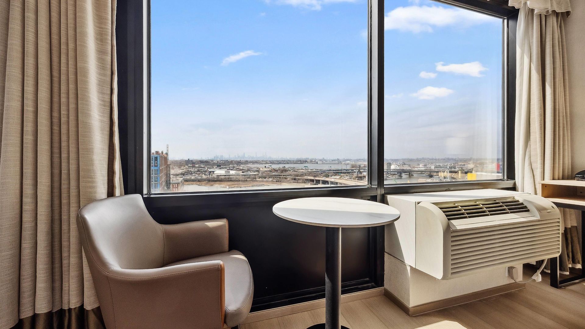Ramada By Wyndham Flushing Queens Hotel