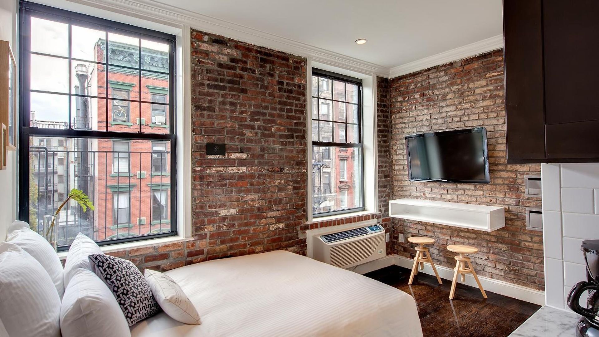 East Village 3*