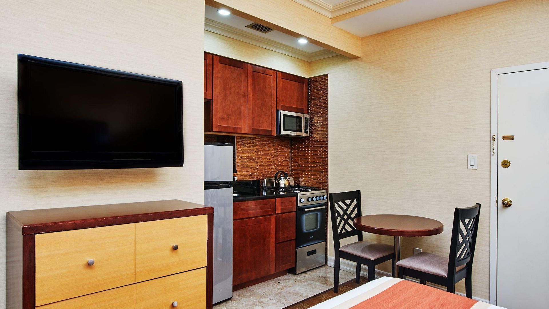 Aparthotel Radio 3*