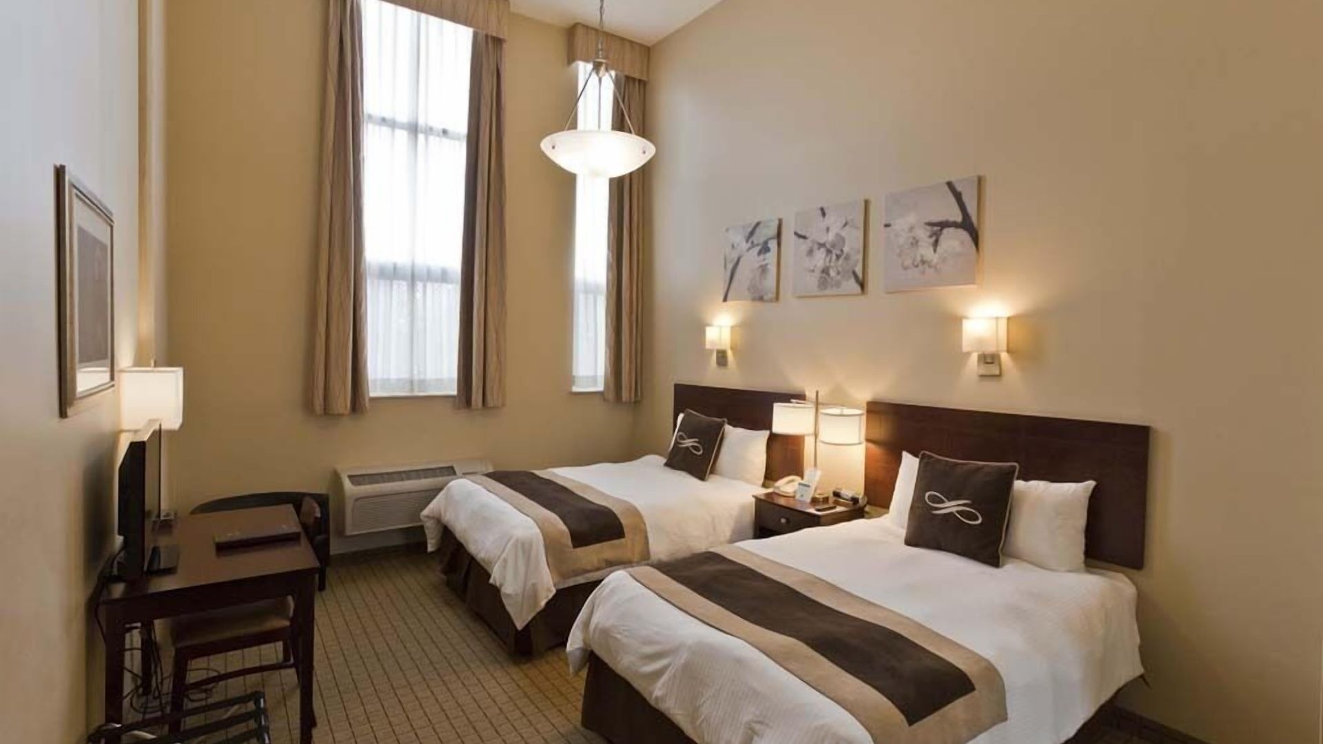 Hotel Pointe Plaza (adults Only)