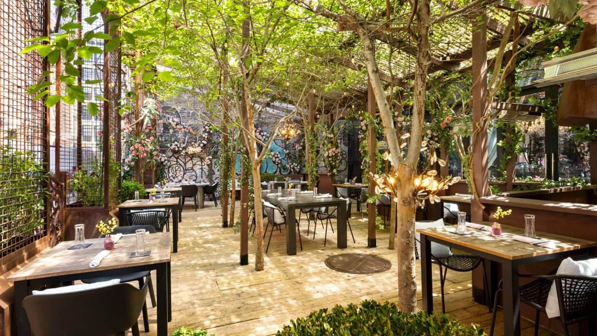 Nomo Soho 4*
