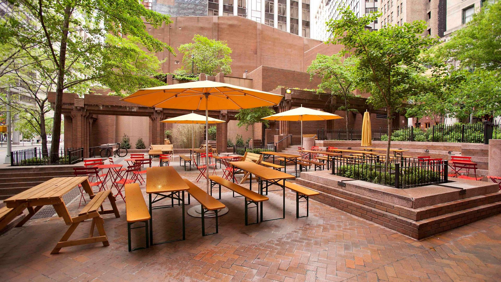 Hyatt Centric Street 4*