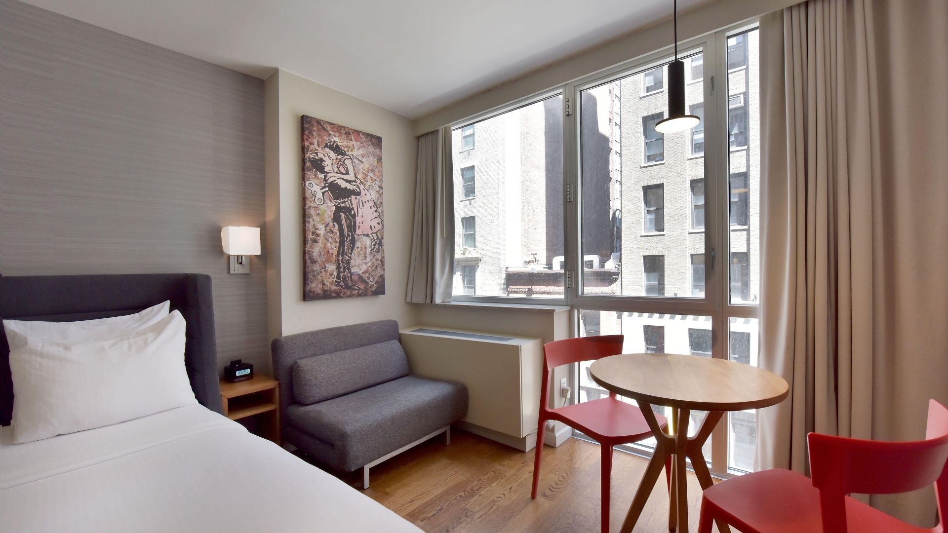 Hotel 32 32