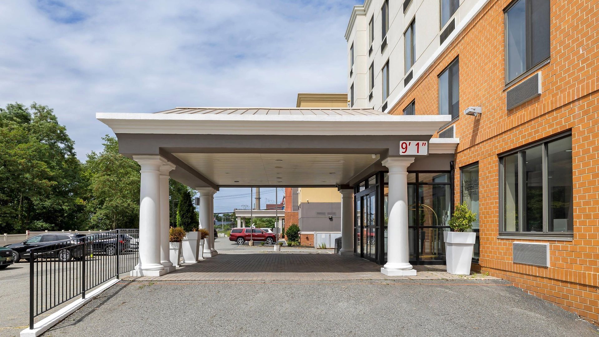 Country & By Radisson, Staten Island New York