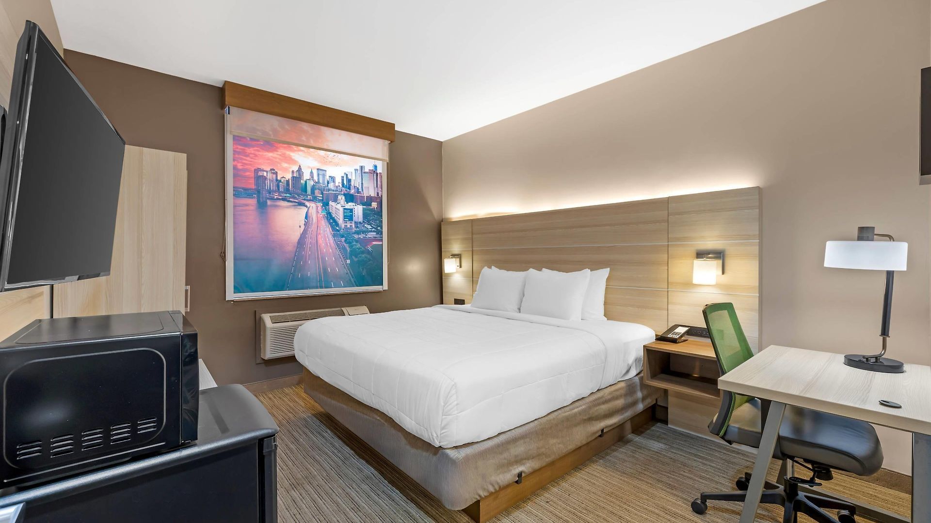 Country & By Radisson, Staten Island Hotel New York