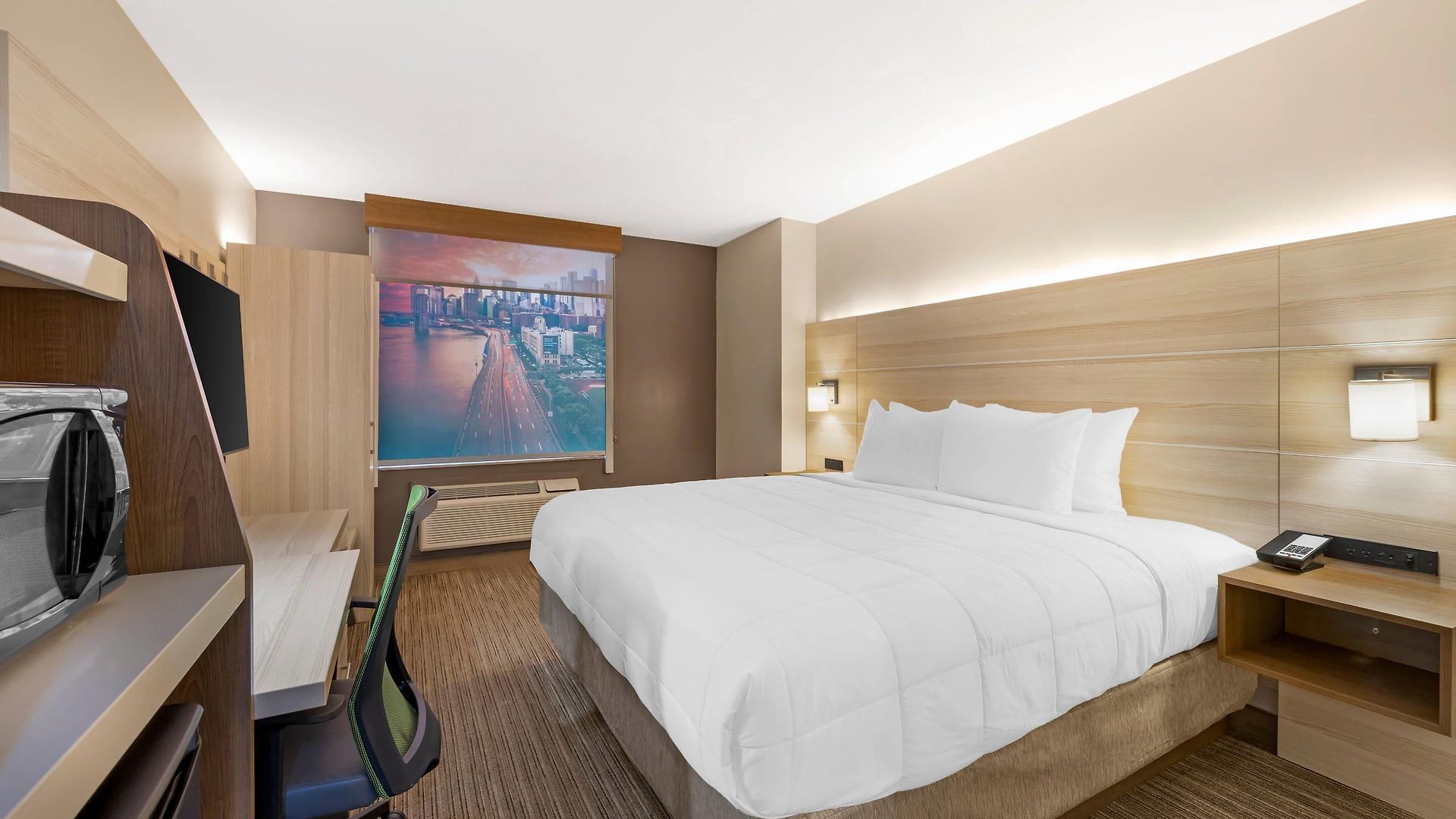 Country & By Radisson, Staten Island 3*