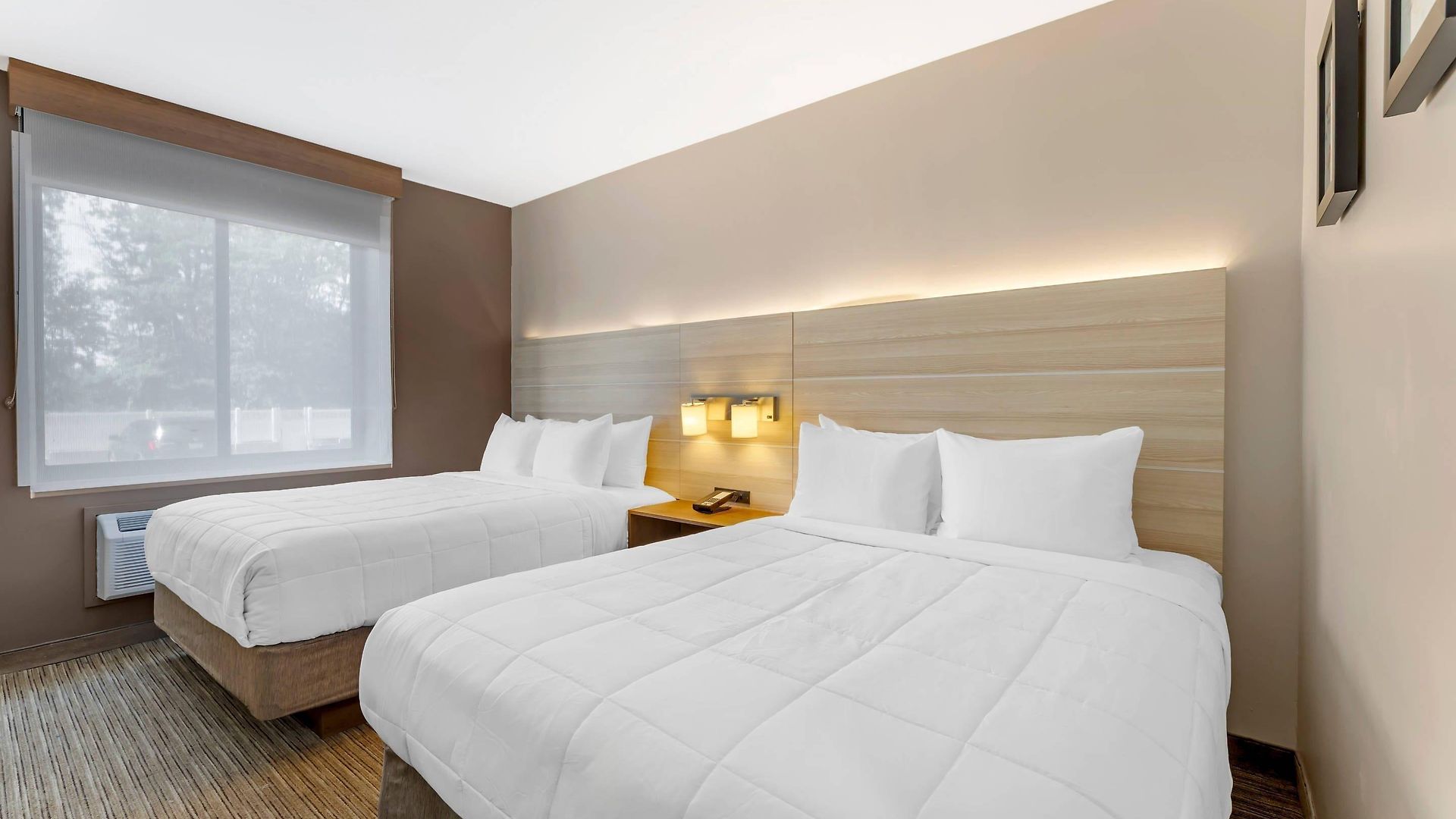 Hotel Country & By Radisson, Staten Island