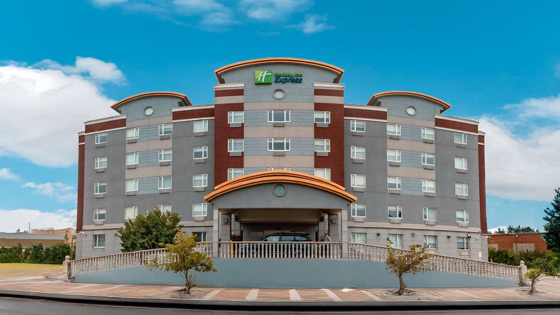 Hotel Express Maspeth By Ihg