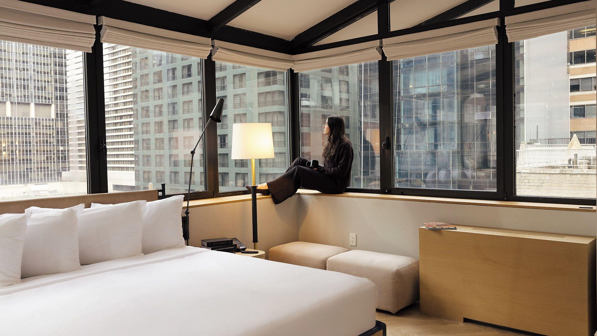 Aura Times Square 4* New York