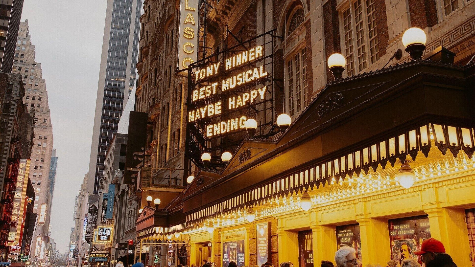 Aura Times Square 4*