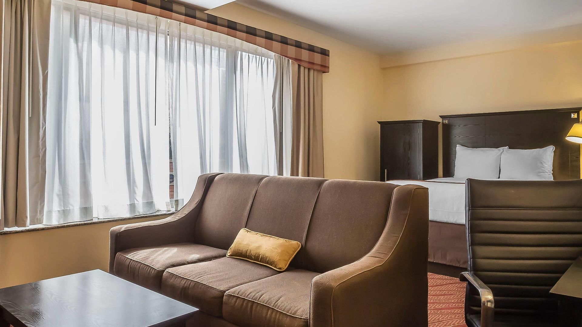 Comfort & Laguardia Airport Hotel 4*