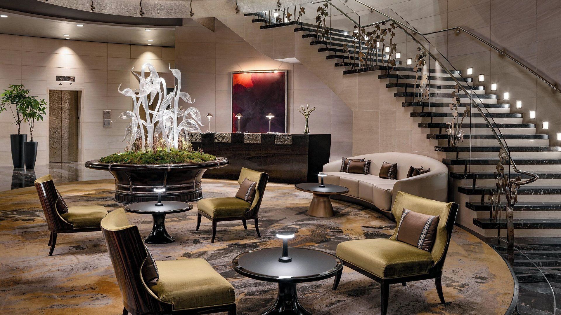 Mandarin Oriental, Hotel